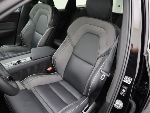 Volvo  XC60 2.0 T6 Plug-in hybrid AWD Plus Dark | Trekhaak | Panodak | Dode Hoek | 360 Camera | Harman Kardon... ActivLease financial lease