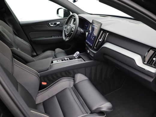 Volvo  XC60 2.0 T6 Plug-in hybrid AWD Plus Dark | Trekhaak | Panodak | Dode Hoek | 360 Camera | Harman Kardon... ActivLease financial lease