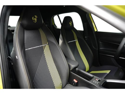 Abarth 600e Turismo 54 kWh 240 pk Fiat | 11 kW lader | Airco (automatisch) | Apple Carplay/Android Auto|telef... ActivLease financial lease