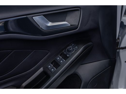 Ford Focus 1.0 EcoBoost Hybrid ST Line | Cruise control | Parkeersensoren Voor/Achter | Apple Carplay/Androi... ActivLease financial lease