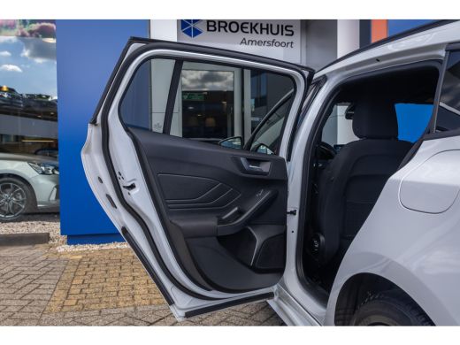Ford Focus 1.0 EcoBoost Hybrid ST Line | Cruise control | Parkeersensoren Voor/Achter | Apple Carplay/Androi... ActivLease financial lease
