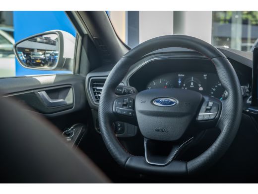 Ford Focus 1.0 EcoBoost Hybrid ST Line | Cruise control | Parkeersensoren Voor/Achter | Apple Carplay/Androi... ActivLease financial lease
