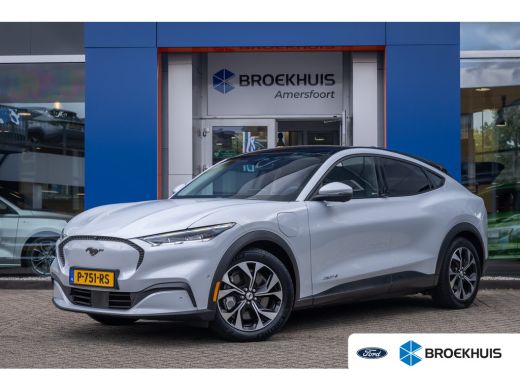Ford Mustang Mach-E Mach-E RWD 75 kWh | Panoramadak | LEDER | Apple Carplay | L.M. Velgen | Trekhaak | Achteruitrijca... ActivLease financial lease