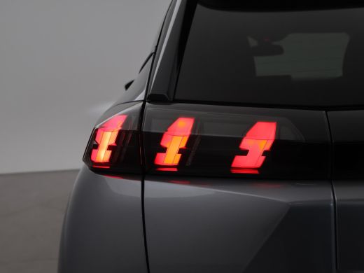 Peugeot e-2008 EV ALLURE 50 kWh + CAMERA | LED | CARPLAY | STOELVERW. ActivLease financial lease
