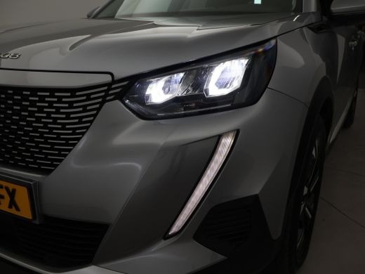 Peugeot e-2008 EV ALLURE 50 kWh + CAMERA | LED | CARPLAY | STOELVERW. ActivLease financial lease