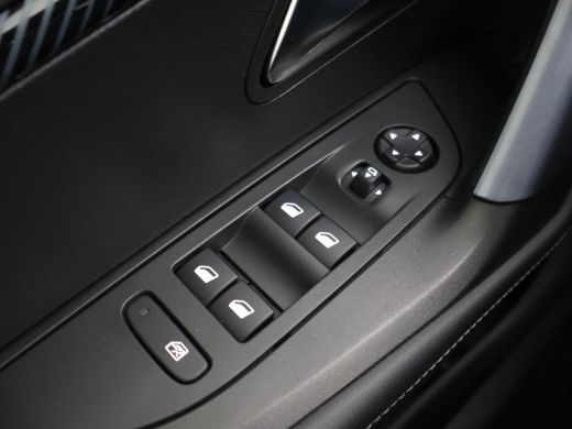 Peugeot e-2008 EV ALLURE 50 kWh + CAMERA | LED | CARPLAY | STOELVERW. ActivLease financial lease