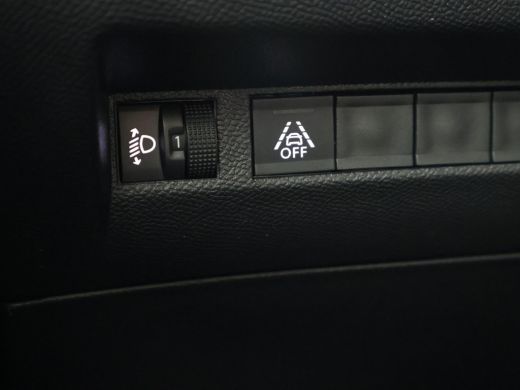 Peugeot e-2008 EV ALLURE 50 kWh + CAMERA | LED | CARPLAY | STOELVERW. ActivLease financial lease