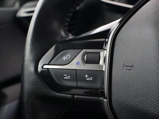 Peugeot e-2008 EV ALLURE 50 kWh + CAMERA | LED | CARPLAY | STOELVERW. ActivLease financial lease