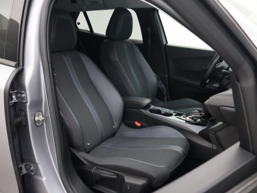 Peugeot e-2008 EV ALLURE 50 kWh + CAMERA | LED | CARPLAY | STOELVERW. ActivLease financial lease