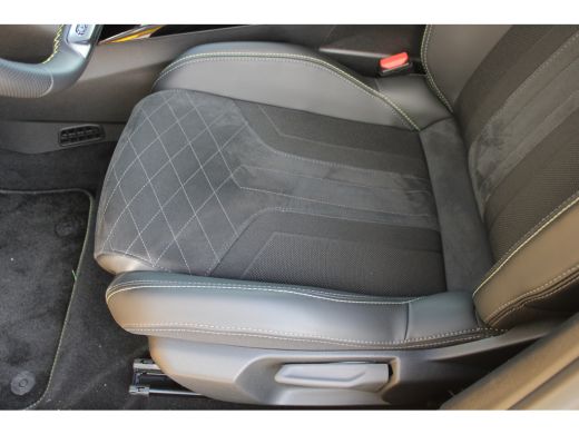 Peugeot e-208 EV GT Pack 50 kWh | Fase 3 laden | Stoelverwarming | Navigatie | Camera | Full LED | Alcantara | ... ActivLease financial lease