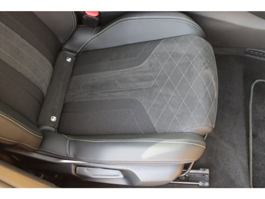 Peugeot e-208 EV GT Pack 50 kWh | Fase 3 laden | Stoelverwarming | Navigatie | Camera | Full LED | Alcantara | ... ActivLease financial lease