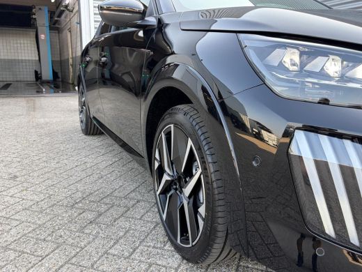 Peugeot e-208 GT | Elektrische parkeerrem | Elektrische parkeerrem | Extra getinte achterste zijruiten en achte... ActivLease financial lease