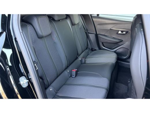 Peugeot e-208 GT | Elektrische parkeerrem | Elektrische parkeerrem | Extra getinte achterste zijruiten en achte... ActivLease financial lease