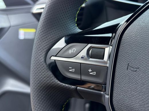 Peugeot e-208 GT | Elektrische parkeerrem | Elektrische parkeerrem | Extra getinte achterste zijruiten en achte... ActivLease financial lease