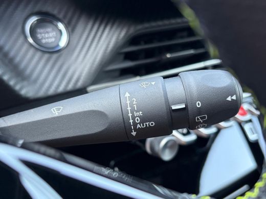 Peugeot e-208 GT | Elektrische parkeerrem | Elektrische parkeerrem | Extra getinte achterste zijruiten en achte... ActivLease financial lease