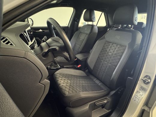 Volkswagen T-Roc TSI 110PK R-LINE SPORT IQ.LIGHT/TREKHAAK/STOEL VERW. ActivLease financial lease