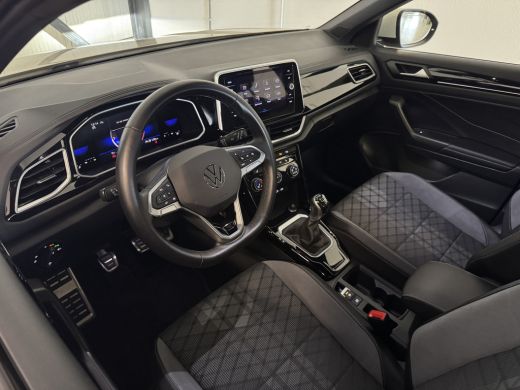 Volkswagen T-Roc TSI 110PK R-LINE SPORT IQ.LIGHT/TREKHAAK/STOEL VERW. ActivLease financial lease