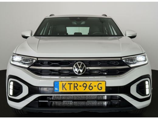 Volkswagen T-Roc TSI 110PK R-LINE SPORT IQ.LIGHT/TREKHAAK/STOEL VERW. ActivLease financial lease
