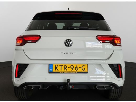 Volkswagen T-Roc TSI 110PK R-LINE SPORT IQ.LIGHT/TREKHAAK/STOEL VERW. ActivLease financial lease