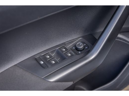 Volkswagen Taigo 1.0 TSI R-Line | Apple Carplay/Android Auto | ACC | 17'' L.M. | Parkeersensoren | Digital Dash | ... ActivLease financial lease