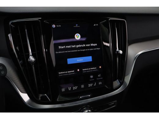 Volvo  V60 T8 Plus Dark | Trekhaak | HUD | Pano | Vapour Grey | ActivLease financial lease