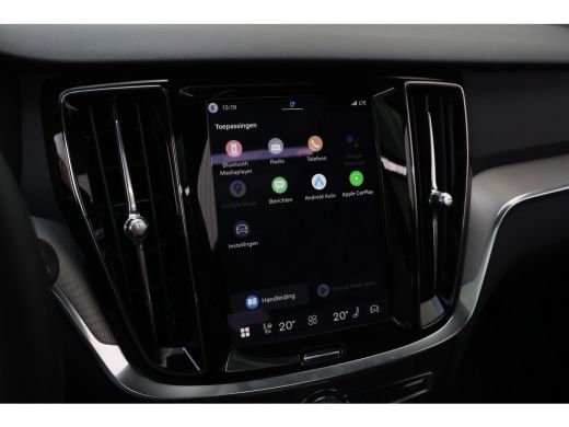 Volvo  V60 T8 Plus Dark | Trekhaak | HUD | Pano | Vapour Grey | ActivLease financial lease