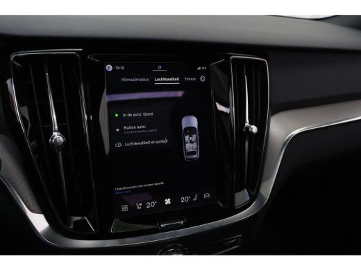 Volvo  V60 T8 Plus Dark | Trekhaak | HUD | Pano | Vapour Grey | ActivLease financial lease
