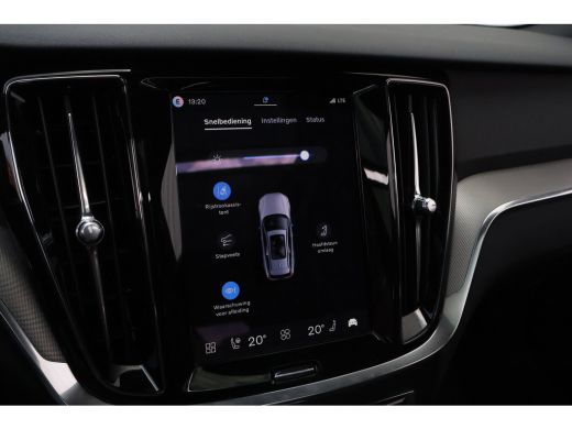 Volvo  V60 T8 Plus Dark | Trekhaak | HUD | Pano | Vapour Grey | ActivLease financial lease