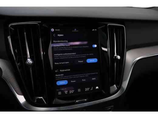 Volvo  V60 T8 Plus Dark | Trekhaak | HUD | Pano | Vapour Grey | ActivLease financial lease