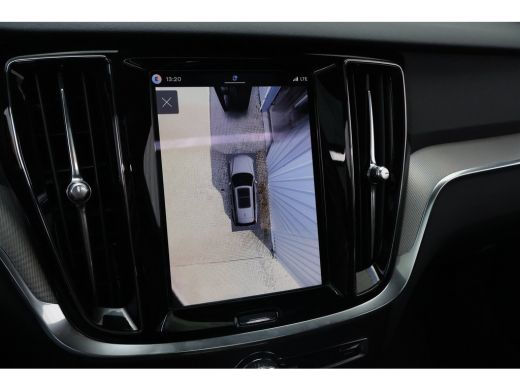 Volvo  V60 T8 Plus Dark | Trekhaak | HUD | Pano | Vapour Grey | ActivLease financial lease
