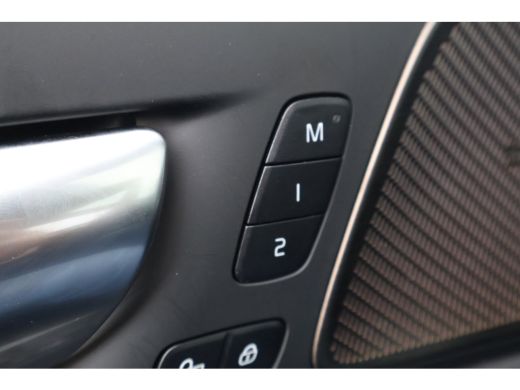 Volvo  V60 T8 Plus Dark | Trekhaak | HUD | Pano | Vapour Grey | ActivLease financial lease