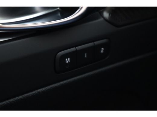 Volvo  XC40 2.0 B4 Plus Dark | Nubuck | Trekhaak | Harman Kardon | Pano | ActivLease financial lease