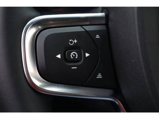 Volvo  XC40 2.0 B4 Plus Dark | Nubuck | Trekhaak | Harman Kardon | Pano | ActivLease financial lease