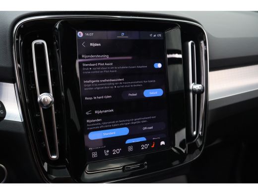 Volvo  XC40 2.0 B4 Plus Dark | Nubuck | Trekhaak | Harman Kardon | Pano | ActivLease financial lease