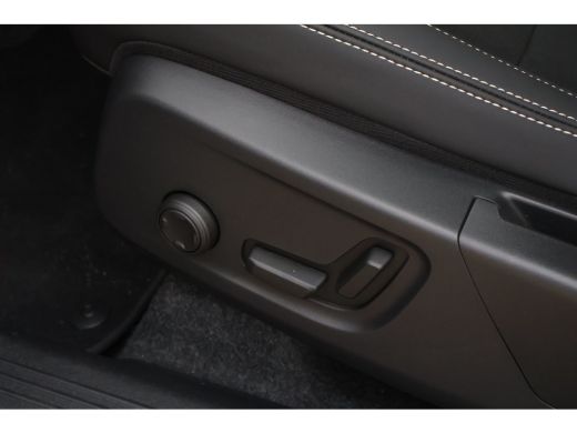 Volvo  XC40 2.0 B4 Plus Dark | Nubuck | Trekhaak | Harman Kardon | Pano | ActivLease financial lease