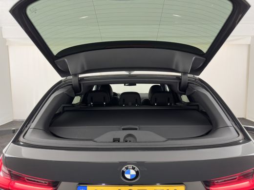 BMW 3 Serie Touring 330e Sportline High Executive (Plug-in) {SoH-91%} (INCL-BTW) Aut. *LEATHER | FULL-LED | H... ActivLease financial lease