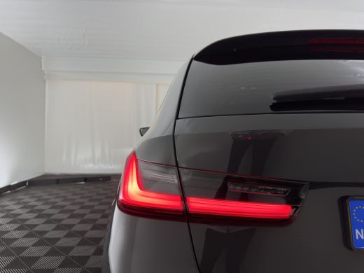BMW 3 Serie Touring 330e Sportline High Executive (Plug-in) {SoH-91%} (INCL-BTW) Aut. *LEATHER | FULL-LED | H... ActivLease financial lease