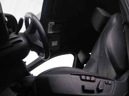 BMW X1 sDrive20i High Executive M-sport | Leder | Memory | Harman/Kardon | Head-up | Cruise control | St... ActivLease financial lease