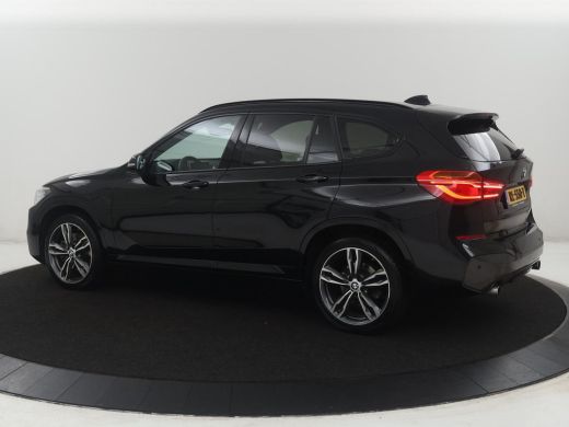 BMW X1 sDrive20i High Executive M-sport | Leder | Memory | Harman/Kardon | Head-up | Cruise control | St... ActivLease financial lease