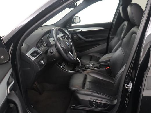 BMW X1 sDrive20i High Executive M-sport | Leder | Memory | Harman/Kardon | Head-up | Cruise control | St... ActivLease financial lease