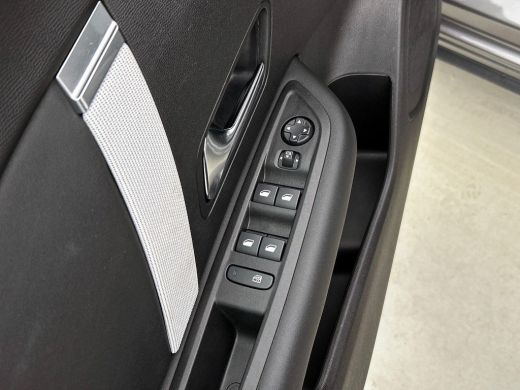 Citroën C4 X X 1.2 Hybrid 145 Business CAMERA | NAVI & CARPLAY | AD-CRUISE ActivLease financial lease