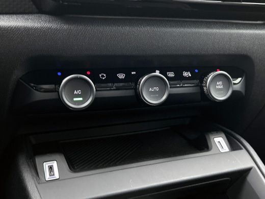 Citroën C4 X X 1.2 Hybrid 145 Business CAMERA | NAVI & CARPLAY | AD-CRUISE ActivLease financial lease