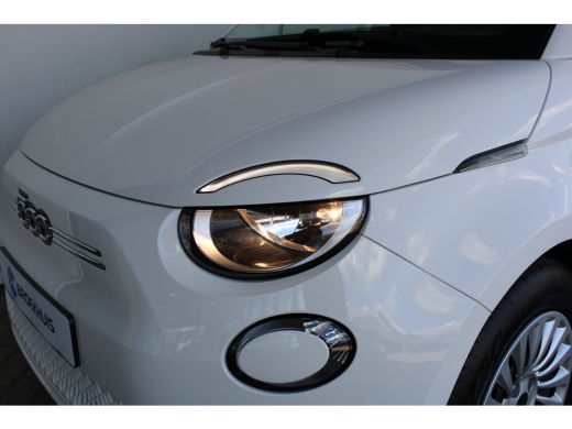 Fiat 500e e Cabrio Urban 42 kWh | Keyless start | Climate control | LED | Apple carplay & Android auto | ActivLease financial lease