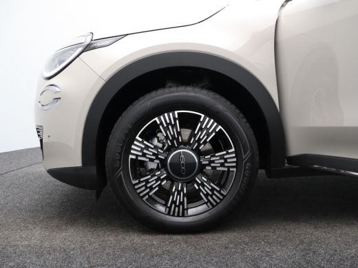 Fiat 600 1.2 Hybrid Urban | Automaat | 17" LMV | PDC V+A | Camera | Clima | Stoelverwarming | ActivLease financial lease