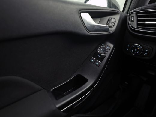 Ford Fiesta 1.0 EcoBoost Titanium Sport (APPLE CARPLAY, GROOT NAVI, CLIMATE, CAMERA, SPORTSTOELEN, ADAPTIVE C... ActivLease financial lease