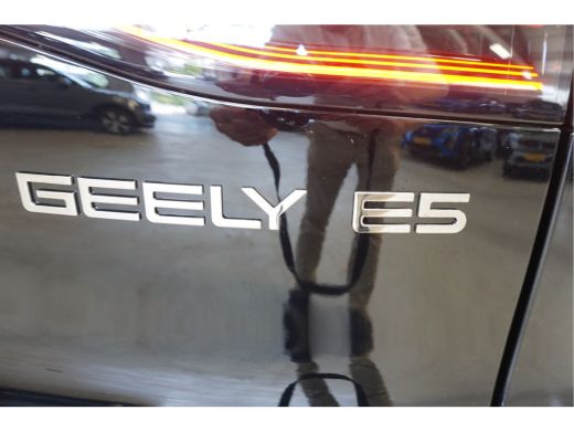 Geely E5 Max+ 68 kWh Max+ 68 kWh Stoel-massage -ventilatie Panoramisch schuifdak 360 Camera Warmtepomp ActivLease financial lease