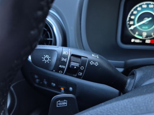 Hyundai Kona Comfort 2WD | 100% SoH | Stoelverwarming | Stuurhulp | Camera | Android auto en Apple carplay | C... ActivLease financial lease
