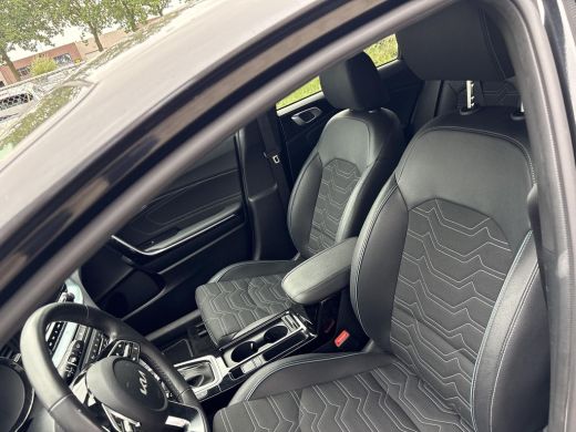 Kia Ceed 1.0 T-GDi MHEV Design Edition | Fabrieksgarantie 2035 | Automaat | Carplay| Camera | Stoel stuur ... ActivLease financial lease