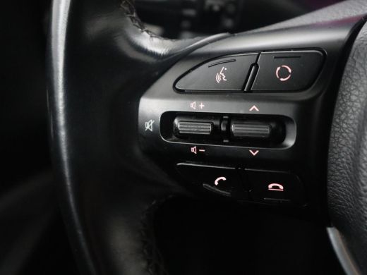Kia Stonic | Carplay | Climate control | Cruise control | Camera | Park assist | Full LED | Keyless | ActivLease financial lease
