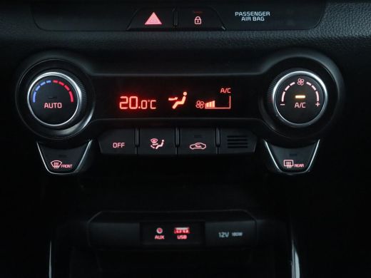 Kia Stonic | Carplay | Climate control | Cruise control | Camera | Park assist | Full LED | Keyless | ActivLease financial lease